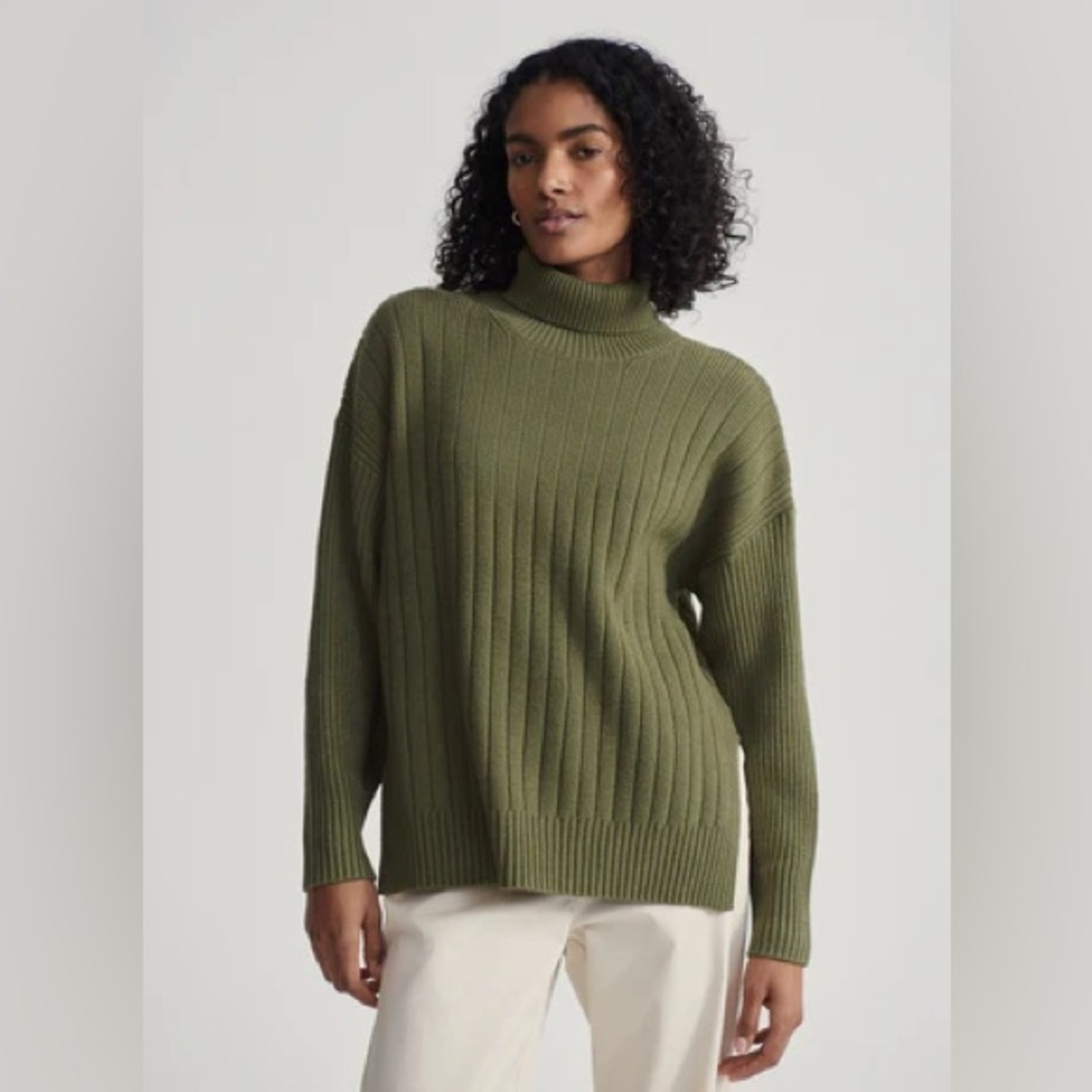 Varley Eve Oversized Green Turtleneck Sweater Ribbed Christmas Fall